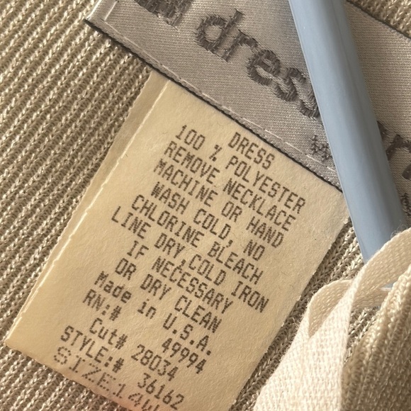 Elegant Cream Lace Overlay Dress Set - Picture 8 of 8